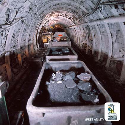 Transporting mined products with tubs Pit Notre Dame de Waziers 1977 | © Mining History Centre