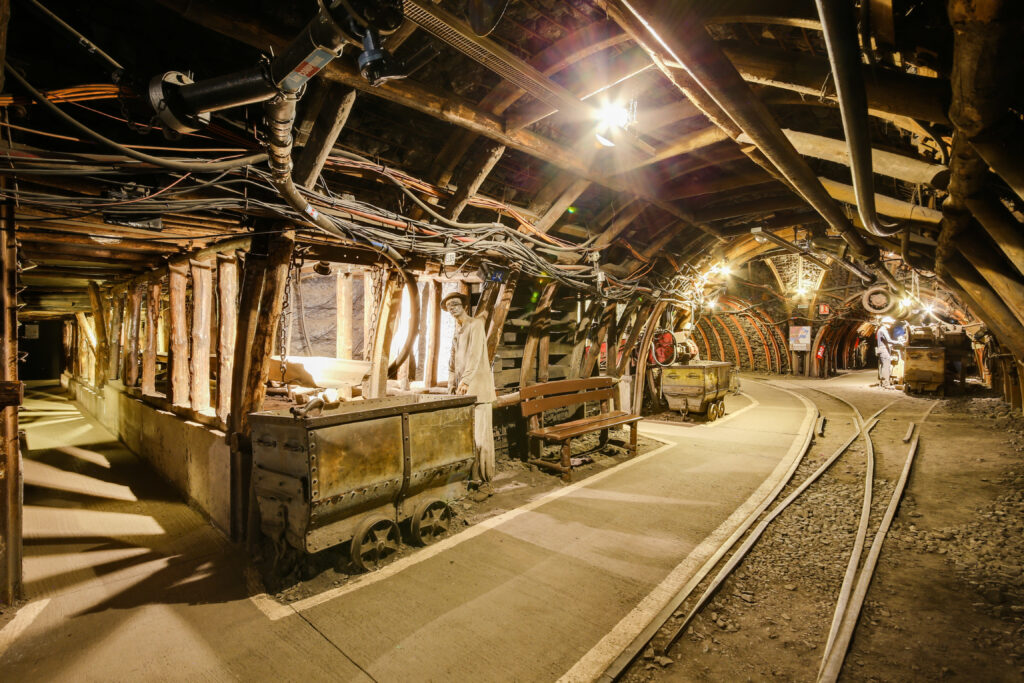 Chantiers d'extraction du charbon à découvrir pendant la visite guidée